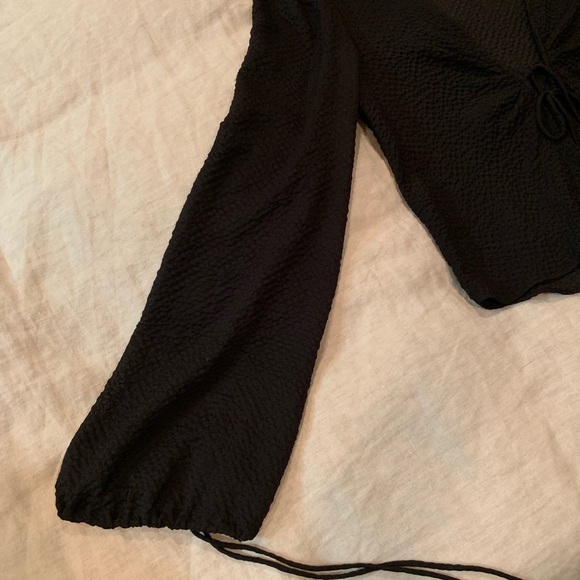 New with tags silk urban outfitters blouse - Picture 3 of 3